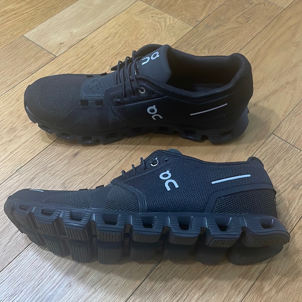 Black ON sneaker